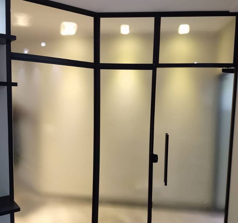 Divisória de vidro instalada pela Oliveira Vidros em Gravataí/RS — projeto 2