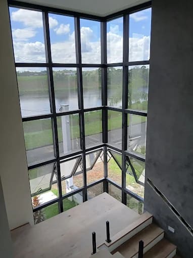 Fachada de vidro muro-cortina — Instalação em Gravataí/RS
