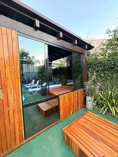 Janela de vidro residencial instalada pela Oliveira Vidros em Gravataí/RS